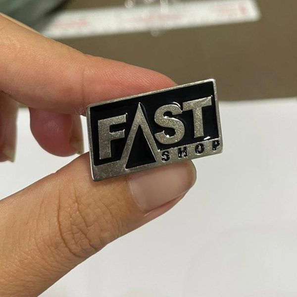 Pin de Metal com Relevo Esmaltado - até 3,0 cm